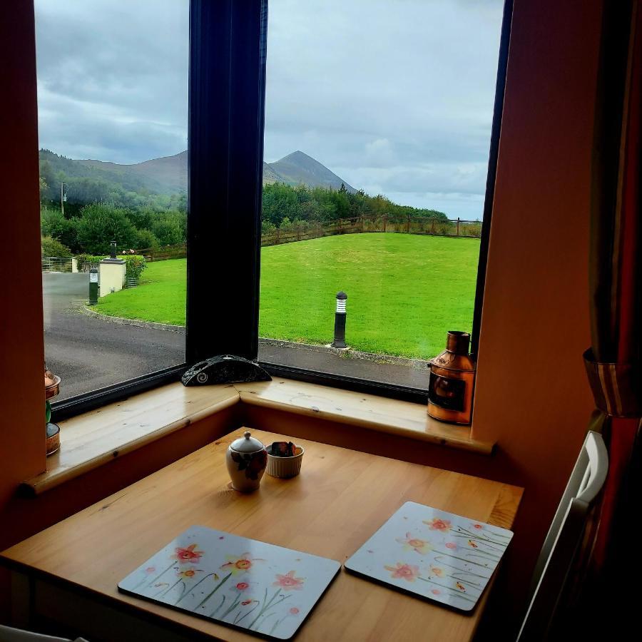 Ros Na Gcloch Bed & Breakfast Westport Exterior photo